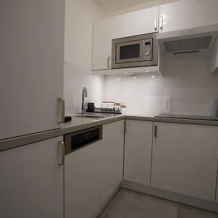 Apartament Gold 61 *